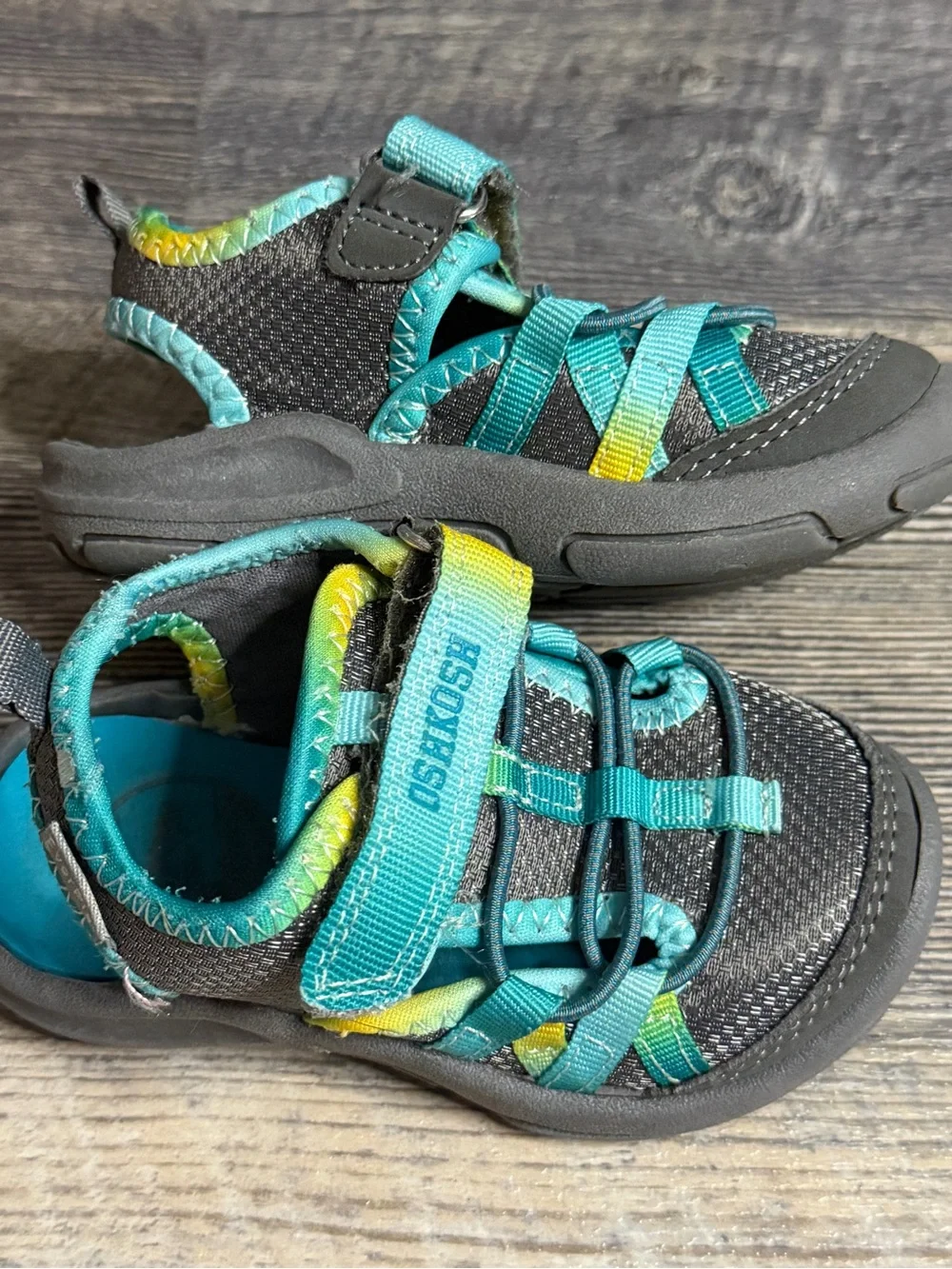 OshKosh B’gosh Toddler Water Sandals Size 6M Aqua Yellow Beach Shoes Gray